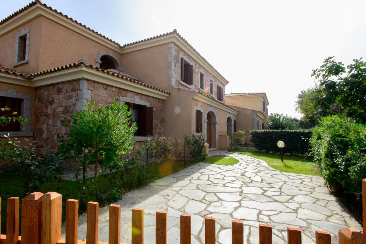 Ville Del Mar San Teodoro  Exterior foto
