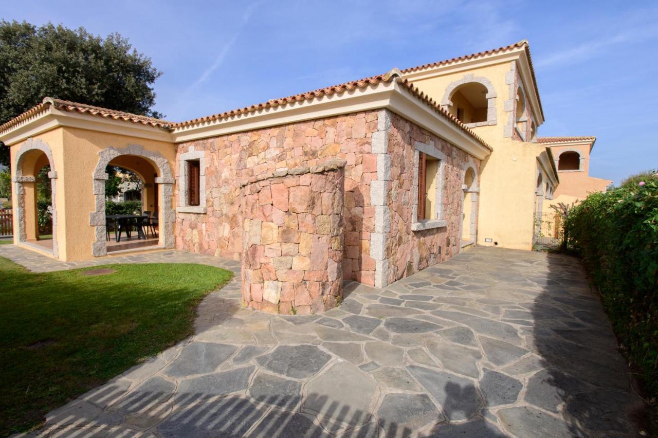 Ville Del Mar San Teodoro  Exterior foto