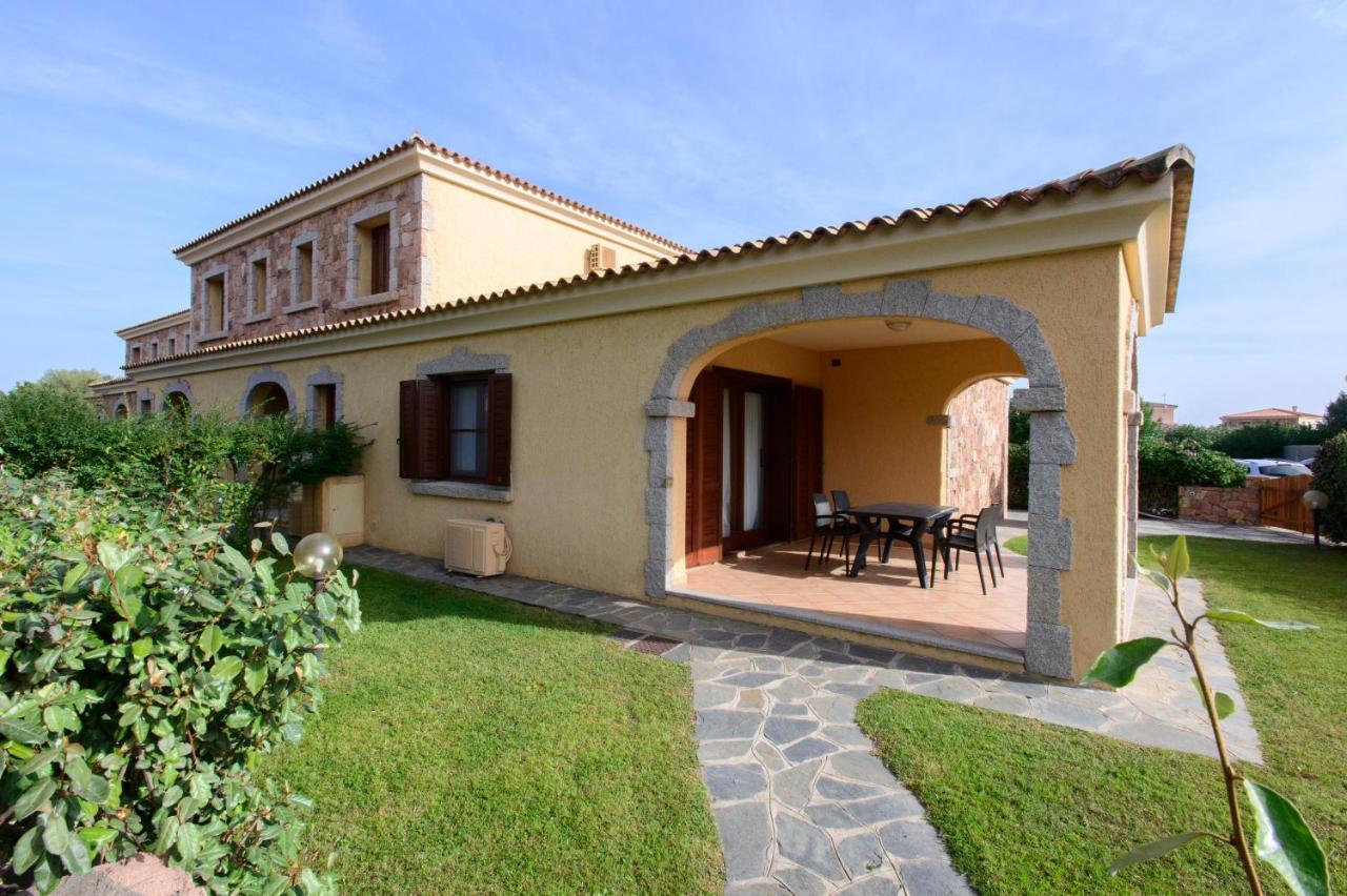 Ville Del Mar San Teodoro  Exterior foto