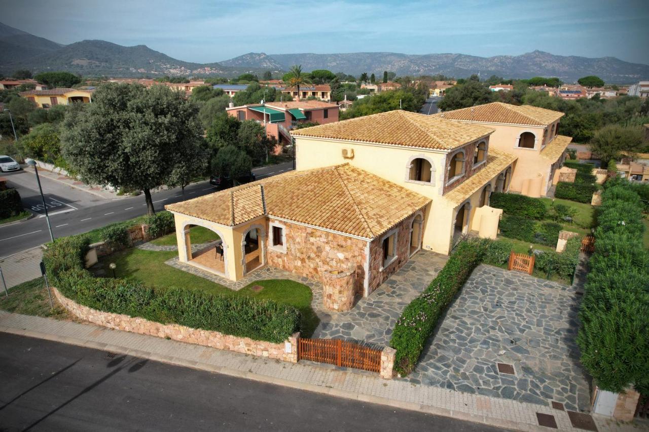 Ville Del Mar San Teodoro  Exterior foto