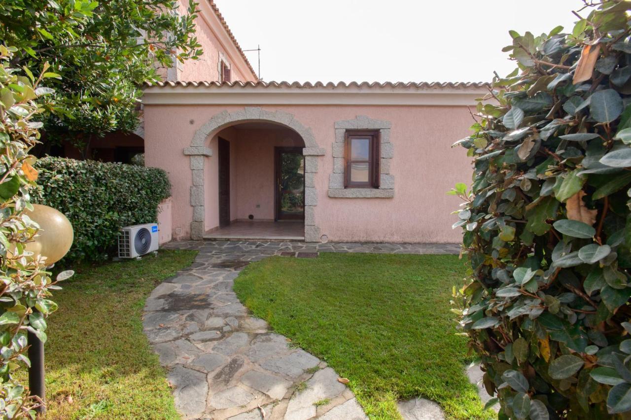 Ville Del Mar San Teodoro  Exterior foto