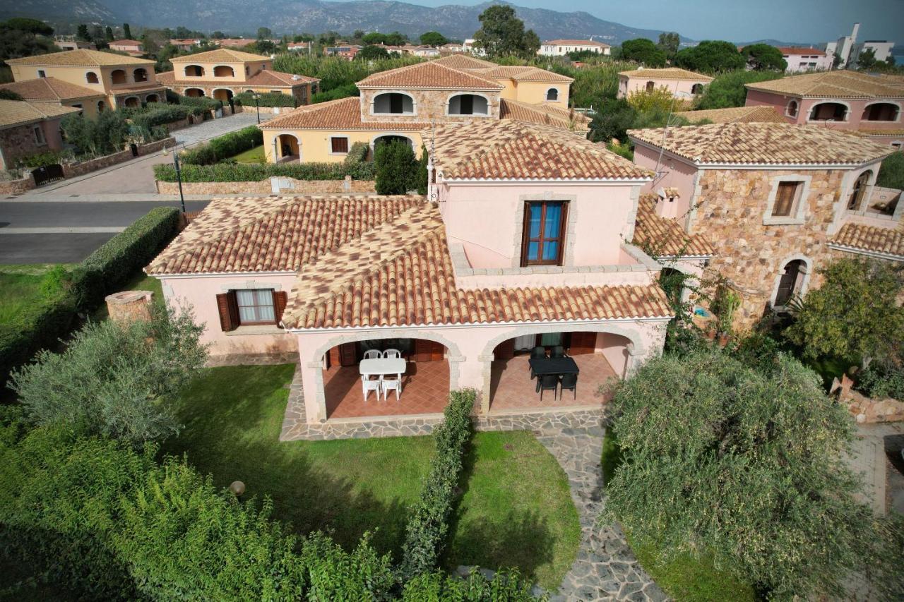 Ville Del Mar San Teodoro  Exterior foto