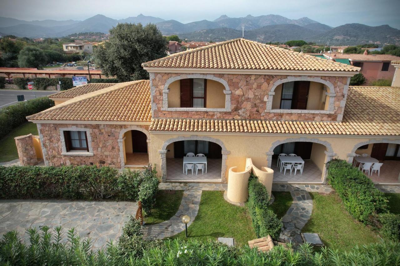 Ville Del Mar San Teodoro  Exterior foto