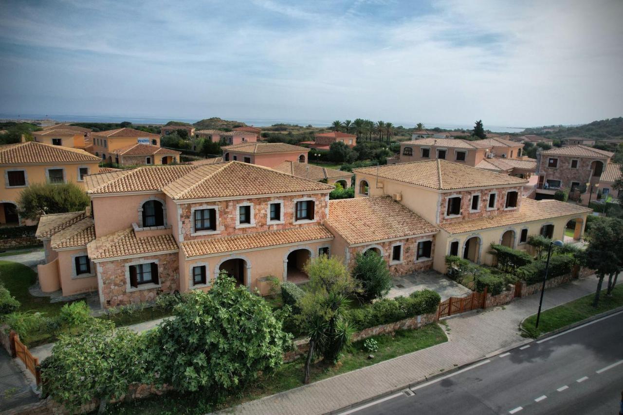 Ville Del Mar San Teodoro  Exterior foto
