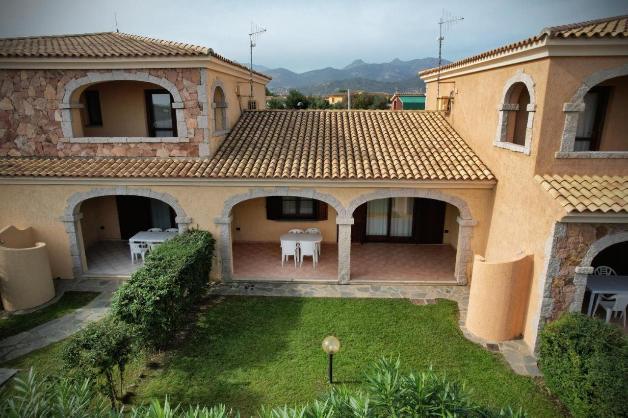 Ville Del Mar San Teodoro  Exterior foto