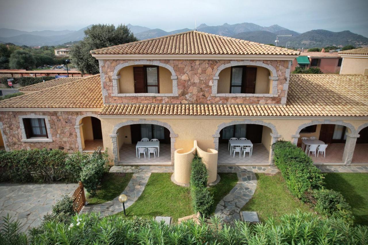 Ville Del Mar San Teodoro  Exterior foto